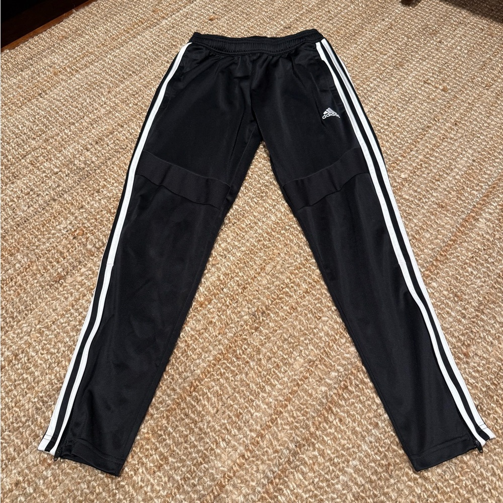 ⚜️ADIDAS TAPERED TRACK PANTS ANKLE ZIP SIZE XS SIGNATURE SIDE STRIPE AND LOGO⚜️